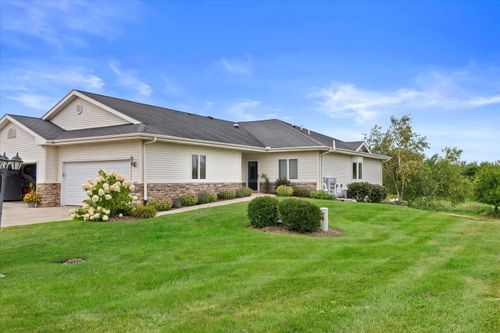 407 Creekside Pl, Delavan, WI, 53115-2131 | Card Image