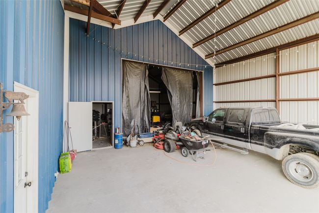 161 Hcr 1150, House other with 3 bedrooms, 3 bathrooms and null parking in Blum TX | Image 21