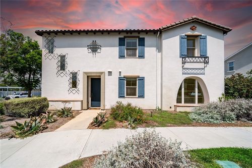 159 Newington, Irvine, CA, 92618-1056 | Card Image