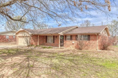 200 Brent St, Meeker, OK, 74855-9037 | Card Image