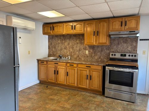 apt-3-29 Maple St, Attleboro, MA, 02703-4077 | Card Image