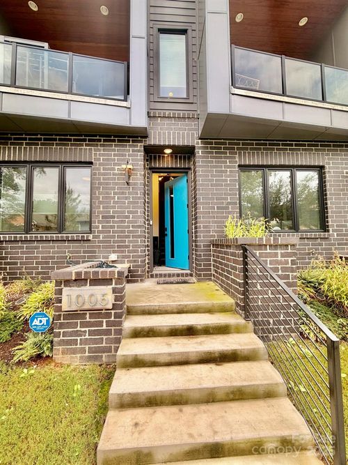 1005 Zinc Ln, Charlotte, NC, 28205-9400 | Card Image