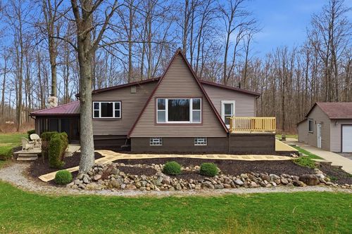 190 County Road 800, Polk, OH, 44866-9718 | Card Image