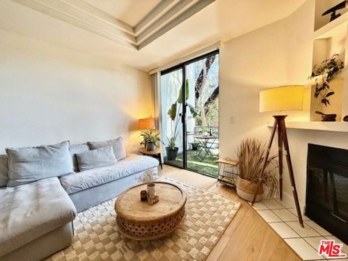 6-2500 Abbot Kinney Boulevard, Venice, CA, 90291 | Card Image