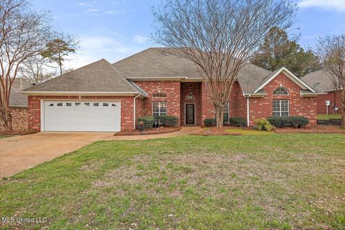 174 Woodlands Glen Cir, Brandon, MS, 39047-7107 | Card Image