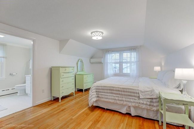 569 Turner Rd, Home with 4 bedrooms, 3 bathrooms and 6 parking in Middletown RI | Image 25