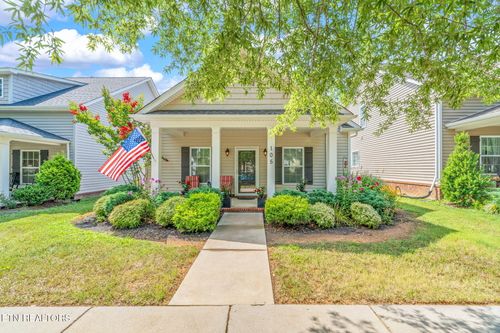 105 Fortenberry St, Oak Ridge, TN, 37830-3001 | Card Image