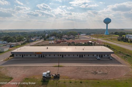 505 6th St Ne, Belfield, ND, 58622-7269 | Card Image