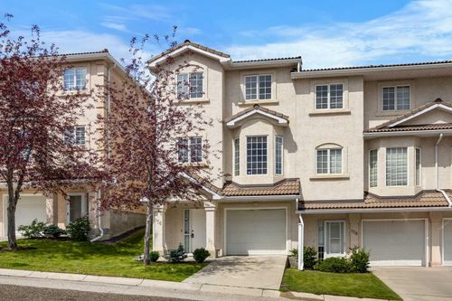 176 Hamptons Link Nw, Calgary, AB, T3A5V9 | Card Image