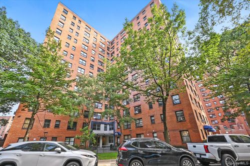 11a-99-52 66th Rd, Rego Park, NY, 11374-4430 | Card Image