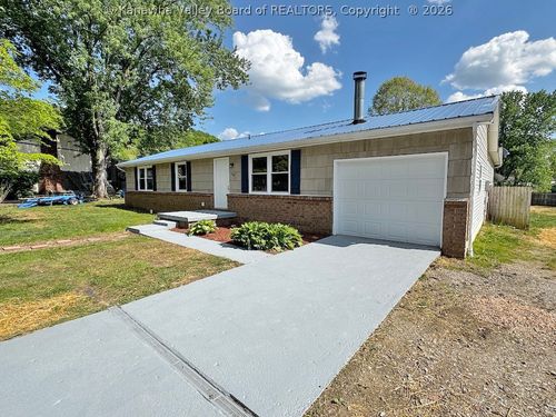 34 Pinewood Cir, Saint Albans, WV, 25177-9745 | Card Image