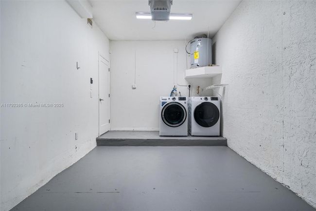 8658 Sw 159 Th Ct, Townhouse with 3 bedrooms, 2 bathrooms and null parking in Miami FL | Image 43