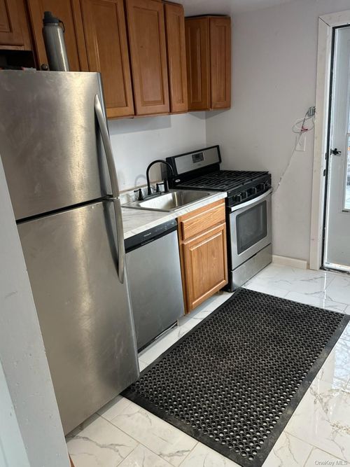 102 Russell St, Howard Beach, NY, 11414-3951 | Card Image