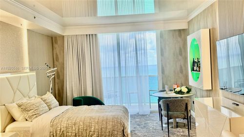 2512-18001 Collins Ave, Sunny Isles Beach, FL, 33160-2722 | Card Image