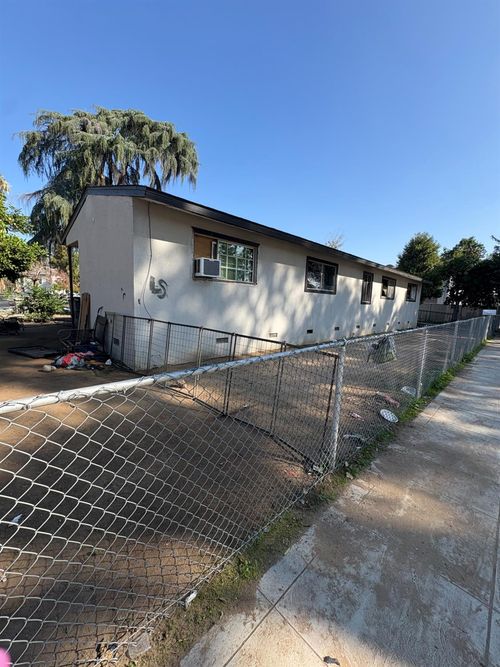 611 E Kearney Boulevard, Fresno, CA, 93706 | Card Image