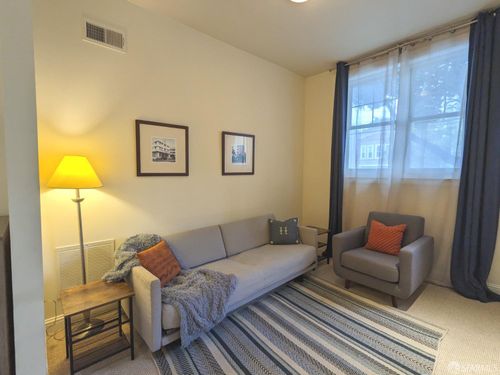 645 Hampshire St, San Francisco, CA, 94110-2114 | Card Image