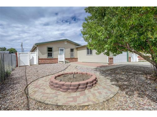 725 2nd St, Bennett, CO, 80102-8165 | Card Image