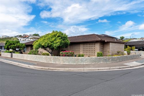 3504 Ala Hapuu St, Honolulu, HI, 96818-2212 | Card Image
