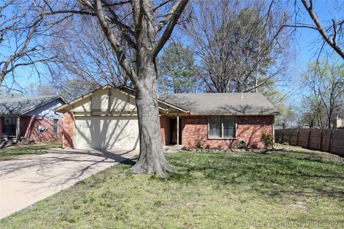 104 W Boston St, Broken Arrow, OK, 74012-7013 | Card Image