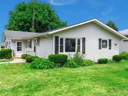 709 W Mckinley St, Harvard, IL, 60033-2107 | Card Image