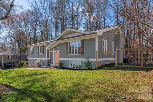 330 Woody Ln, Asheville, NC, 28804-1031 | Card Image