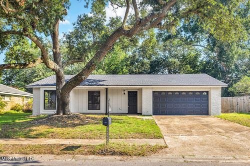 2409 Palmer Dr, Gulfport, MS, 39507-2244 | Card Image