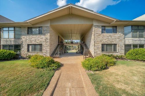 apt-25-4400 Poplar Ave, Memphis, TN, 38117-3703 | Card Image