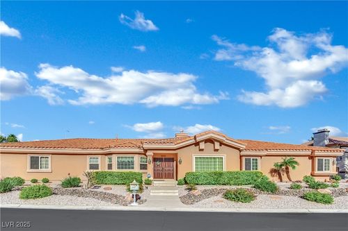 8016 Golfers Oasis Dr, Las Vegas, NV, 89149-4615 | Card Image