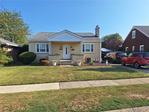 2356 West St, Aliquippa, PA, 15001-2214 | Card Image