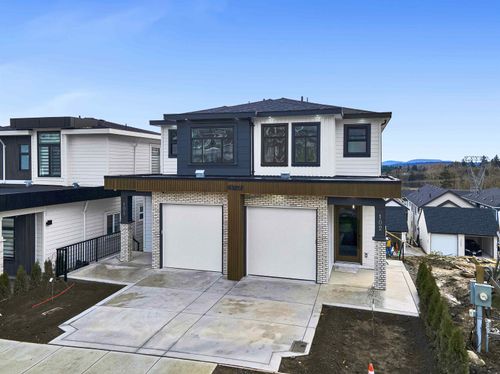 102-16702 16a Ave, Surrey, BC, V3Z9M4 | Card Image