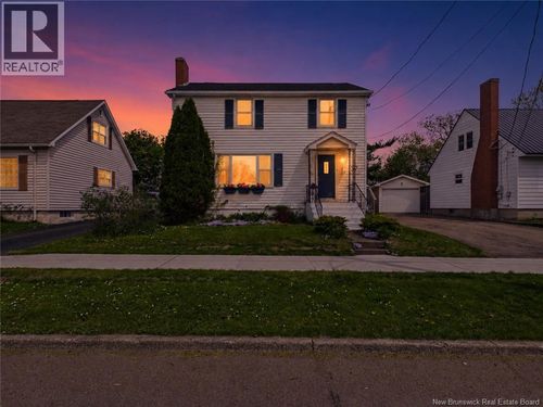 37 Wellington Ave, Moncton, NB, E1E2A7 | Card Image