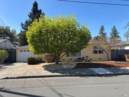 2029 Albany Dr, Santa Rosa, CA, 95401-3660 | Card Image