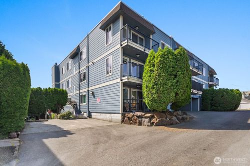 204-10110 Greenwood Ave N, Seattle, WA, 98133-9151 | Card Image