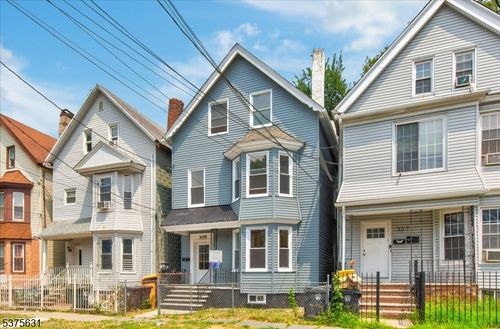 309 7th Ave W, Newark, NJ, 07107-2420 | Card Image