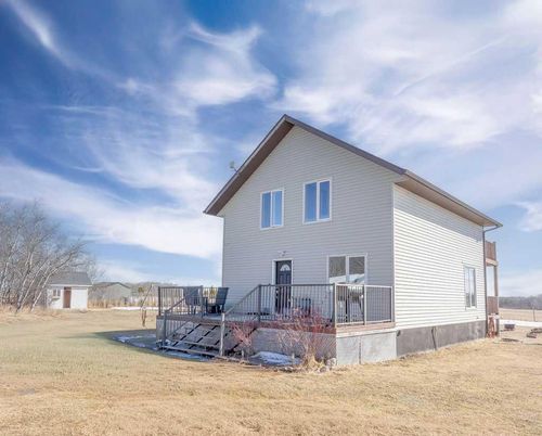 5 Dogwood Drive, Rural Wainwright No. 61, M.d. Of, AB, T9W1T5 | Card Image
