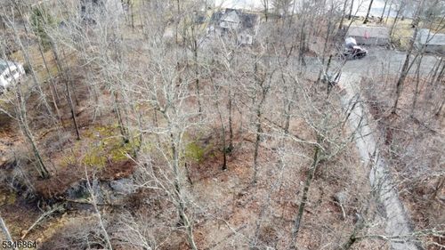 68 W Shore Dr, Newton, NJ, 07860-6607 | Card Image