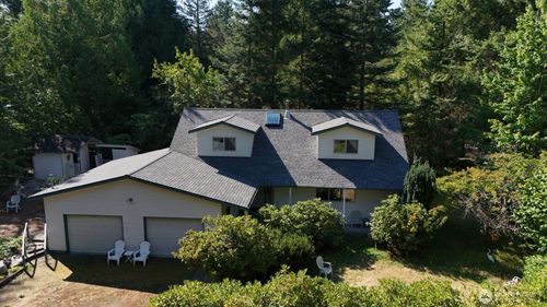 1857 Washington Dr, Point Roberts, WA, 98281-9613 | Card Image