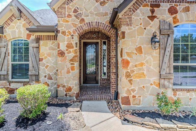 9319 Taylor Cliff Ln, House other with 5 bedrooms, 4 bathrooms and 2 parking in Cypress TX | Image 4