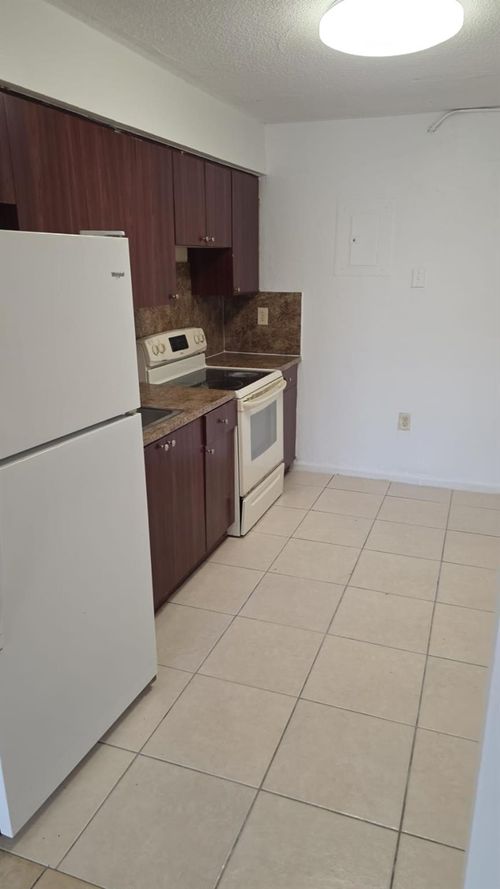 apt-209-2175 Ne 169th St, North Miami Beach, FL, 33162-3360 | Card Image