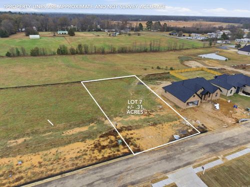 22 Libra Ln, Ward, AR, 72176-5021 | Card Image