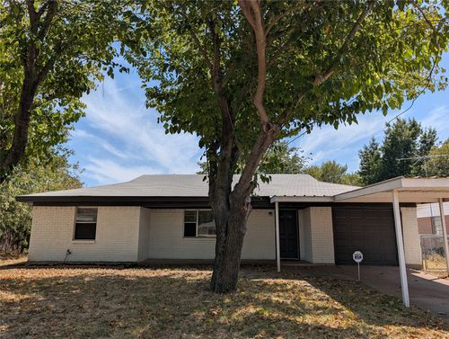 9201 Raymond Ave, White Settlement, TX, 76108-2017 | Card Image