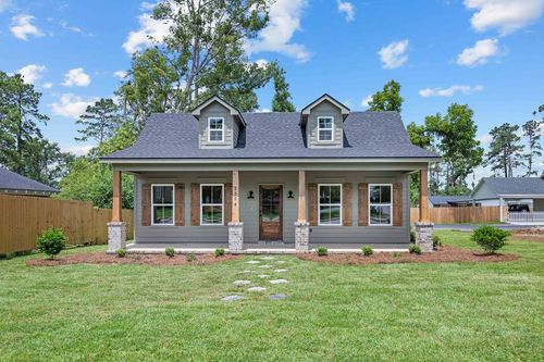 2204 N Oak St, Valdosta, GA, 31602-2504 | Card Image