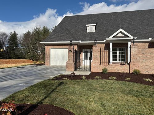 910 Fine Glen Dr, Sevierville, TN, 37862-5046 | Card Image