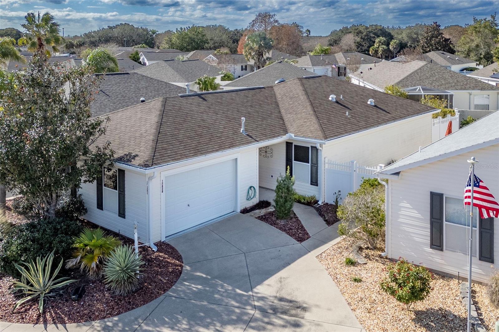 17828 Se 91 St Freedom Court, For Sale in The Villages Zoocasa