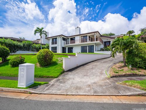 830 Ikena Cir, Honolulu, HI, 96821-2552 | Card Image