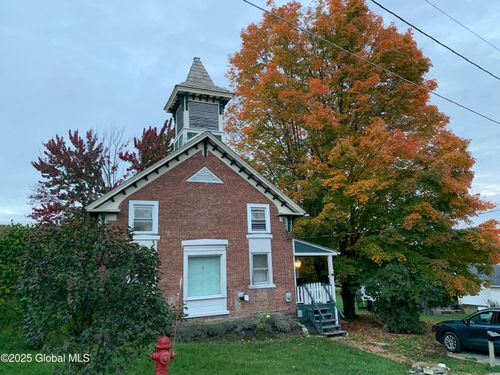 3 Meacham St, Port Henry, NY, 12974-1404 | Card Image