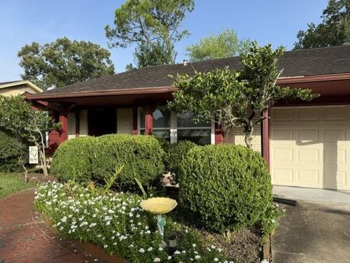 5111 Regal Pine Way, Friendswood, TX, 77546-3016 | Card Image