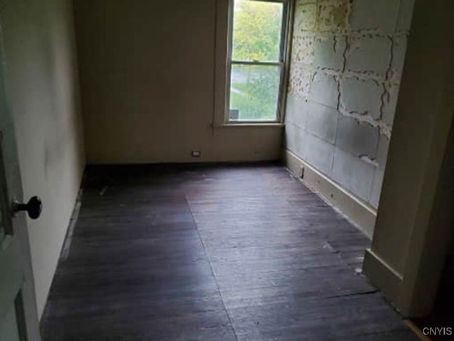 211 Vienna St, House other with 3 bedrooms, 2 bathrooms and null parking in Newark NY | Image 8