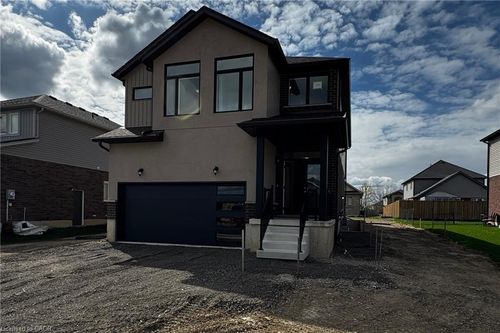 123 Maple St, Drayton, ON, N0G1P0 | Card Image