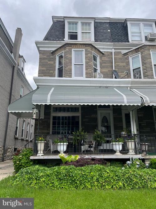 813 N Front St, READING, PA, 19601-2015 | Card Image